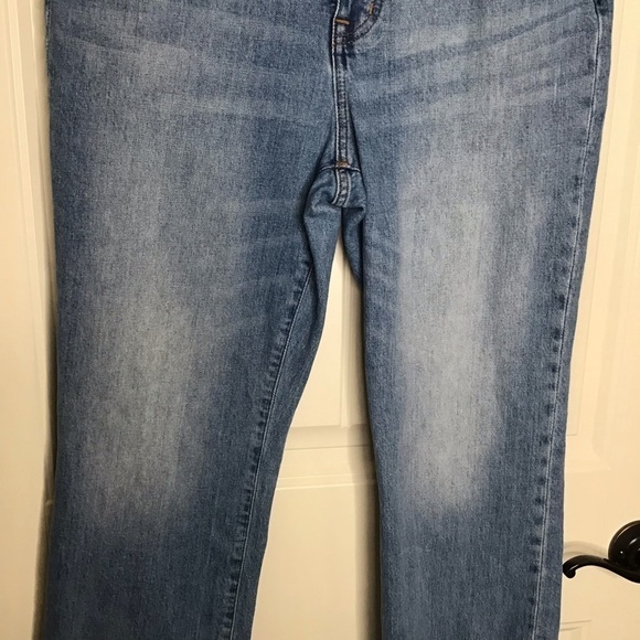 Madewell Tall Slim Demi-Boot Jeans in Denis Wash. - Picture 10 of 15